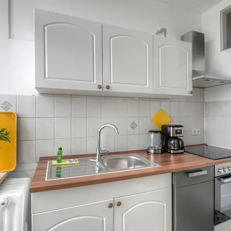 شقة Mittendrin - Mit 2 Balkonen Sehr Zentral