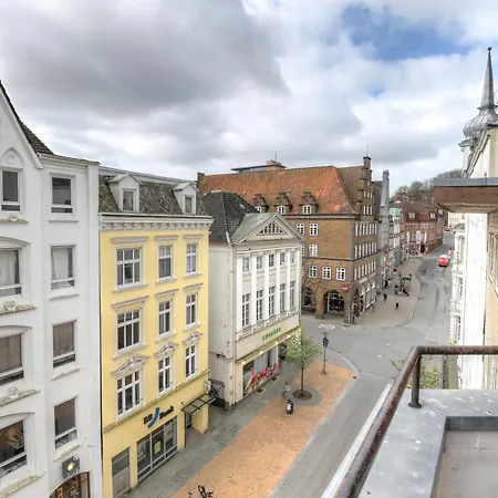 Mittendrin - Mit 2 Balkonen Sehr Zentral Flensborg